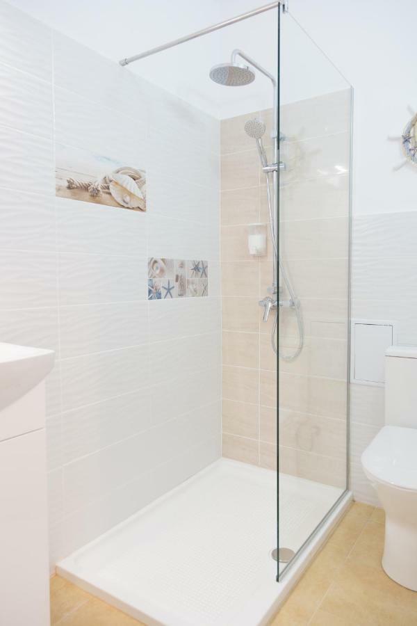 Central Luxury Flat With Terrace - Adela Accommodation - Ideal For Long Stays Bucureşti Ngoại thất bức ảnh