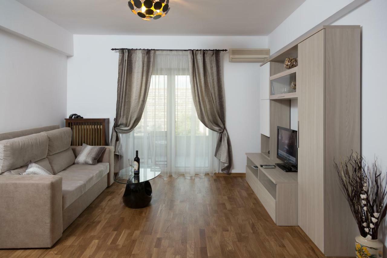 Central Luxury Flat With Terrace - Adela Accommodation - Ideal For Long Stays Bucureşti Ngoại thất bức ảnh
