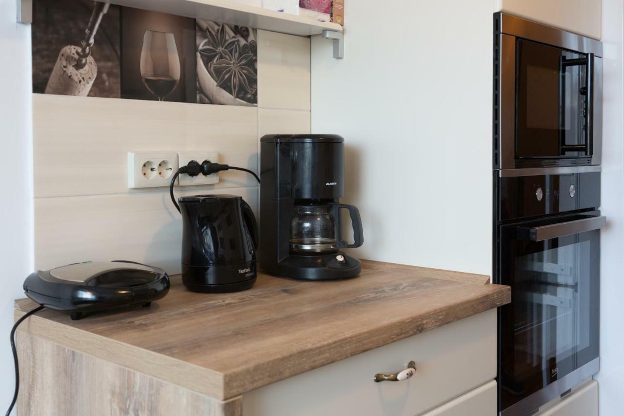 Central Luxury Flat With Terrace - Adela Accommodation - Ideal For Long Stays Bucureşti Ngoại thất bức ảnh