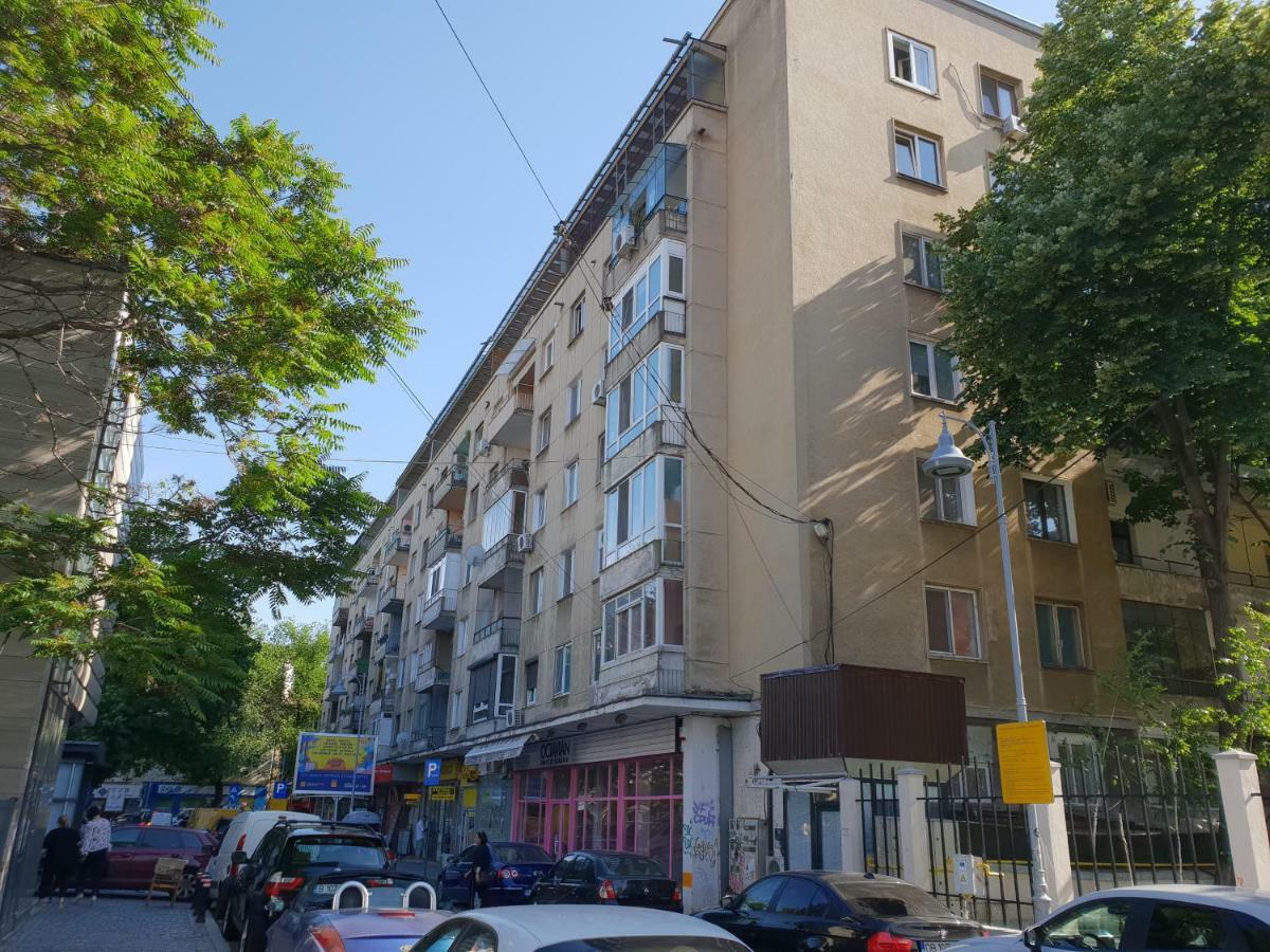 Central Luxury Flat With Terrace - Adela Accommodation - Ideal For Long Stays Bucureşti Ngoại thất bức ảnh