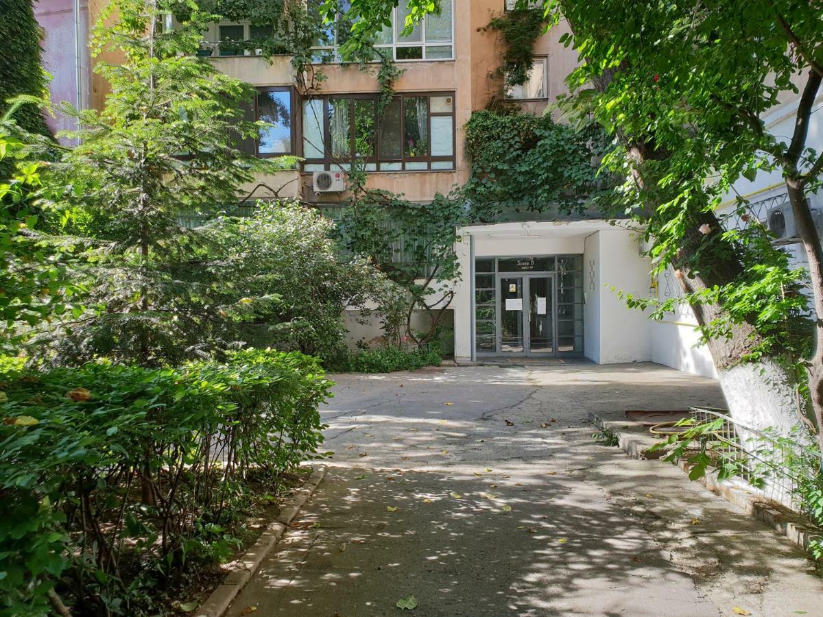 Central Luxury Flat With Terrace - Adela Accommodation - Ideal For Long Stays Bucureşti Ngoại thất bức ảnh