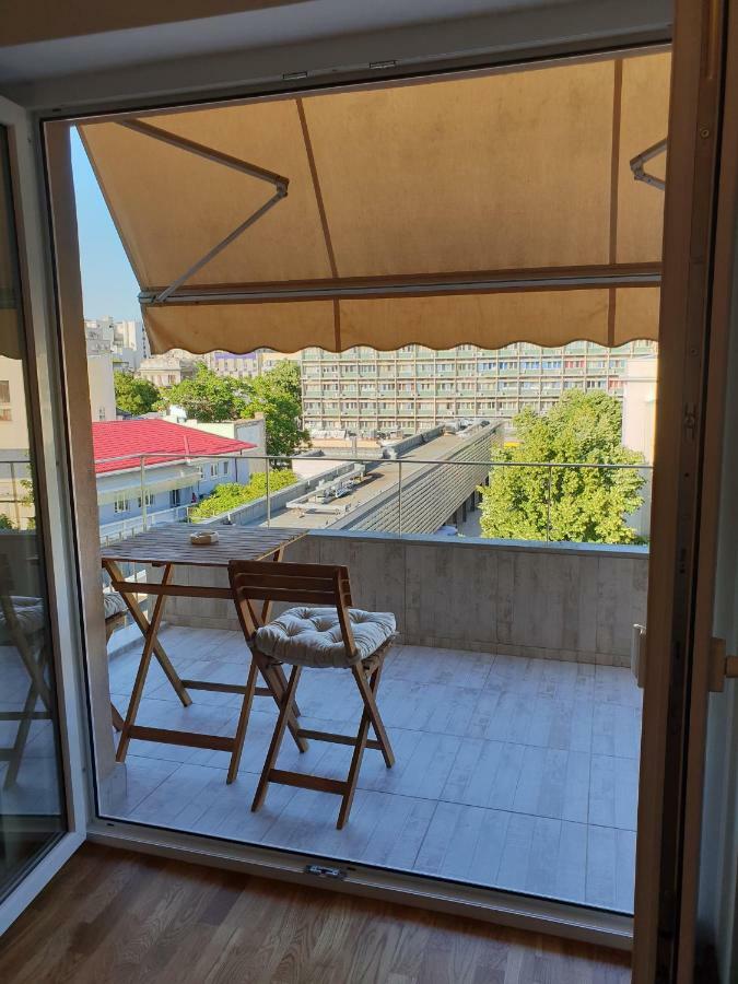 Central Luxury Flat With Terrace - Adela Accommodation - Ideal For Long Stays Bucureşti Ngoại thất bức ảnh