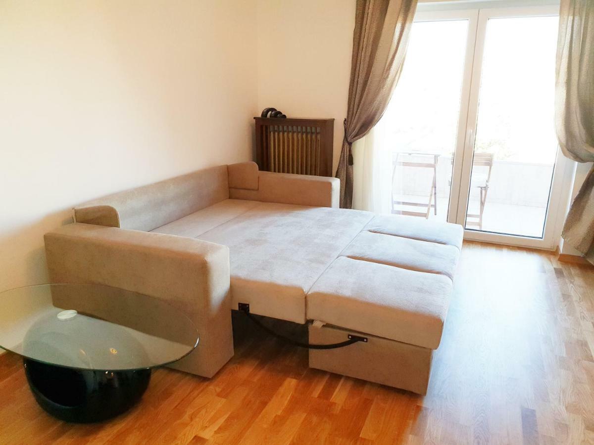 Central Luxury Flat With Terrace - Adela Accommodation - Ideal For Long Stays Bucureşti Ngoại thất bức ảnh